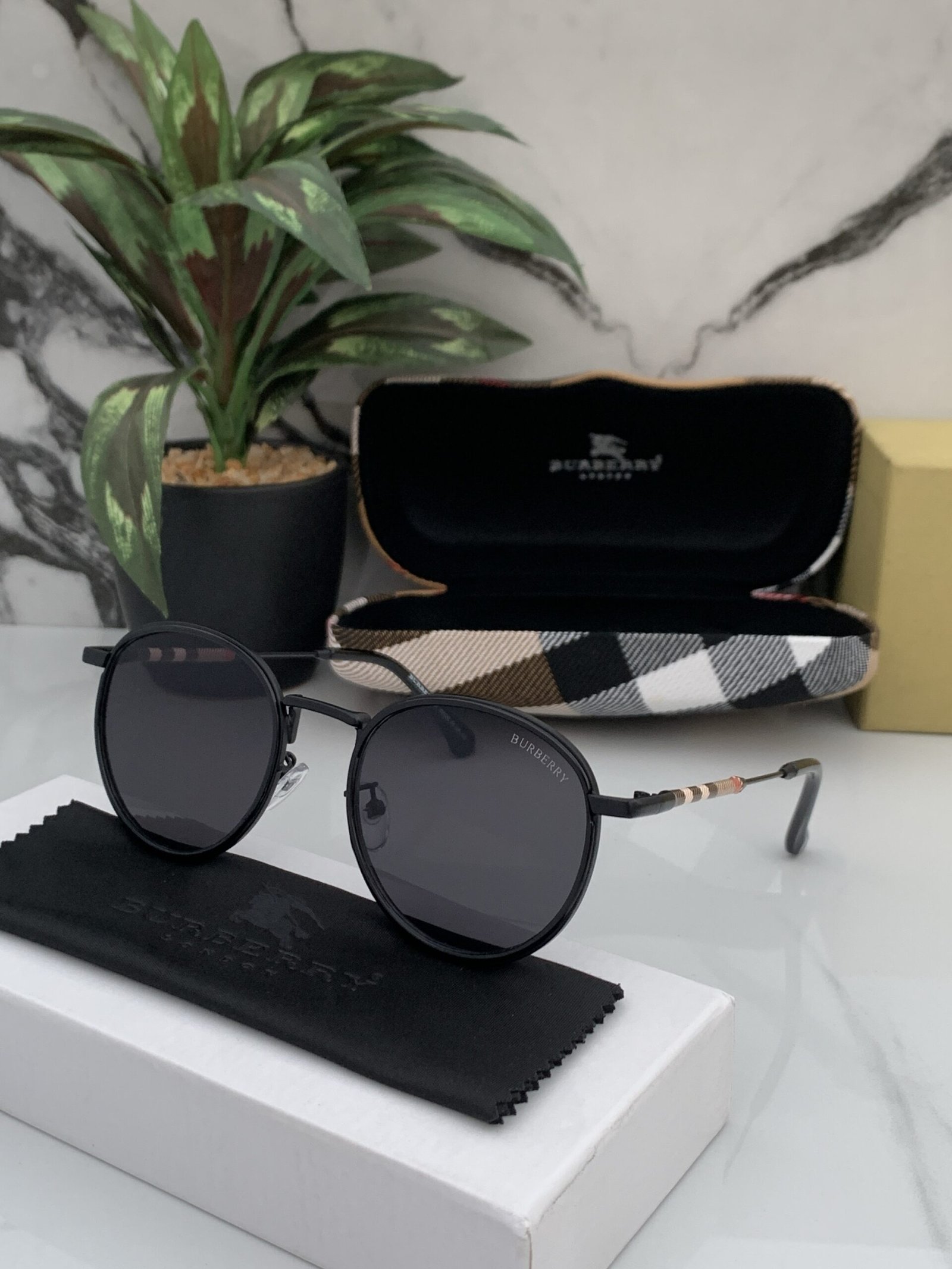 Burberry Round Full Black Sunglasses