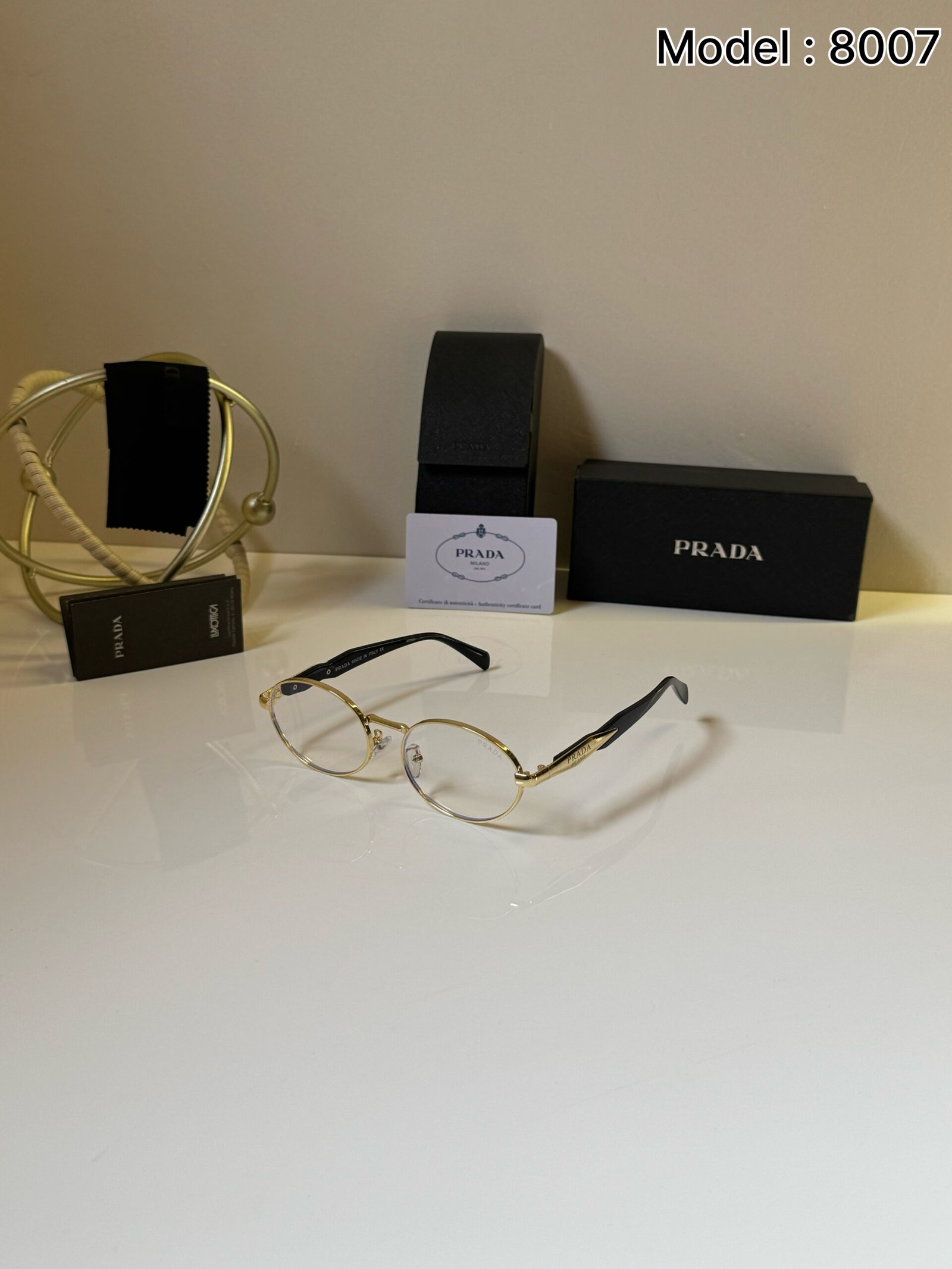 Prada_8007_Gold_Oval_frame